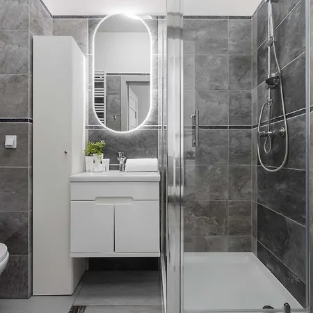 Modern With Parking And Balcony By Renters Apartamento Varsóvia